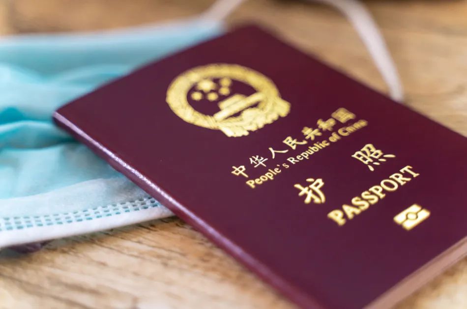 如何在英国更换护照？