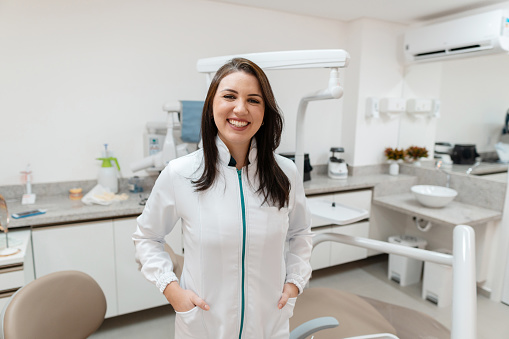 英国牙医专业比较好的大学有哪些，申请牙医专业需要雅思多少分？